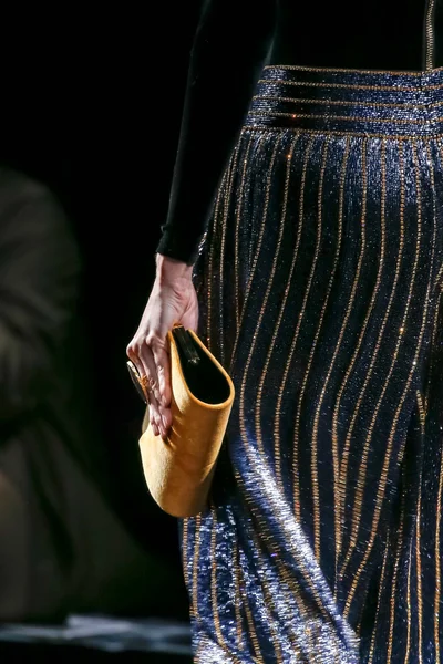 Look 97